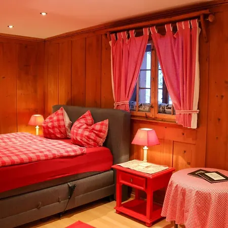 Surlej Apartament *