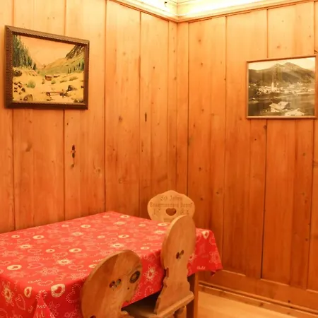 Surlej Apartament *