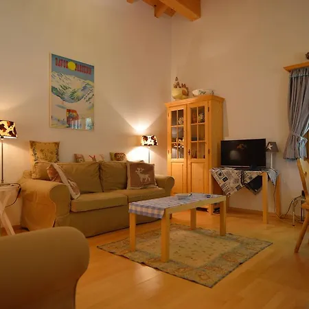 Surlej Apartament *